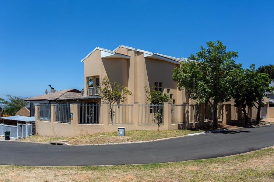 6 Bedroom Property for Sale in Vredekloof Heights Western Cape